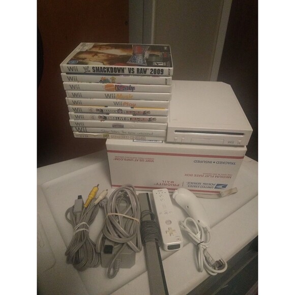 Nintendo Wii Console Bundle RVL-101 White Tested Working W/10 Games - Picture 1 of 5